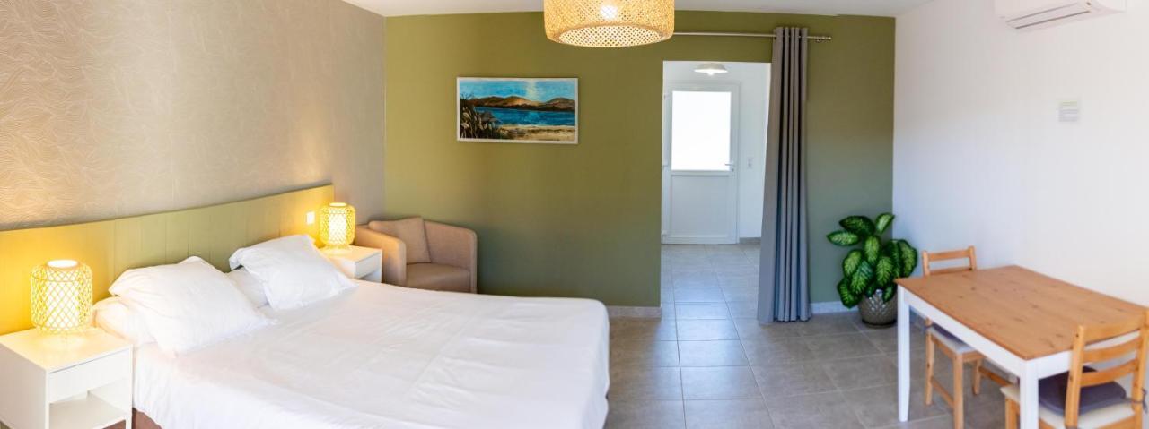 Les Terrasses D'Arutoli Bed & Breakfast ปอร์โต-เวคคีโอ ภายนอก รูปภาพ